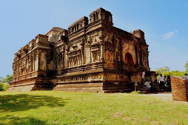 THUPARAMA GEDIGE - POLONNARUWA